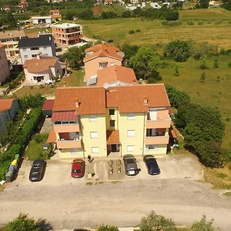 Apartment Stinjan Stinjan
